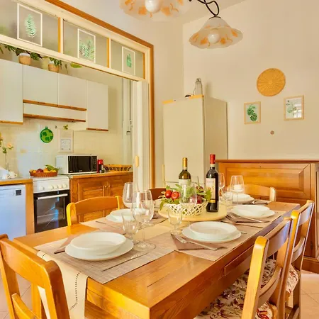 Apartment Hostly - Elisa - Between Pisa And Lucca Avane