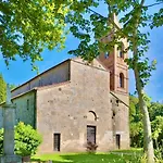 Hostly - Elisa - Between Pisa And Lucca